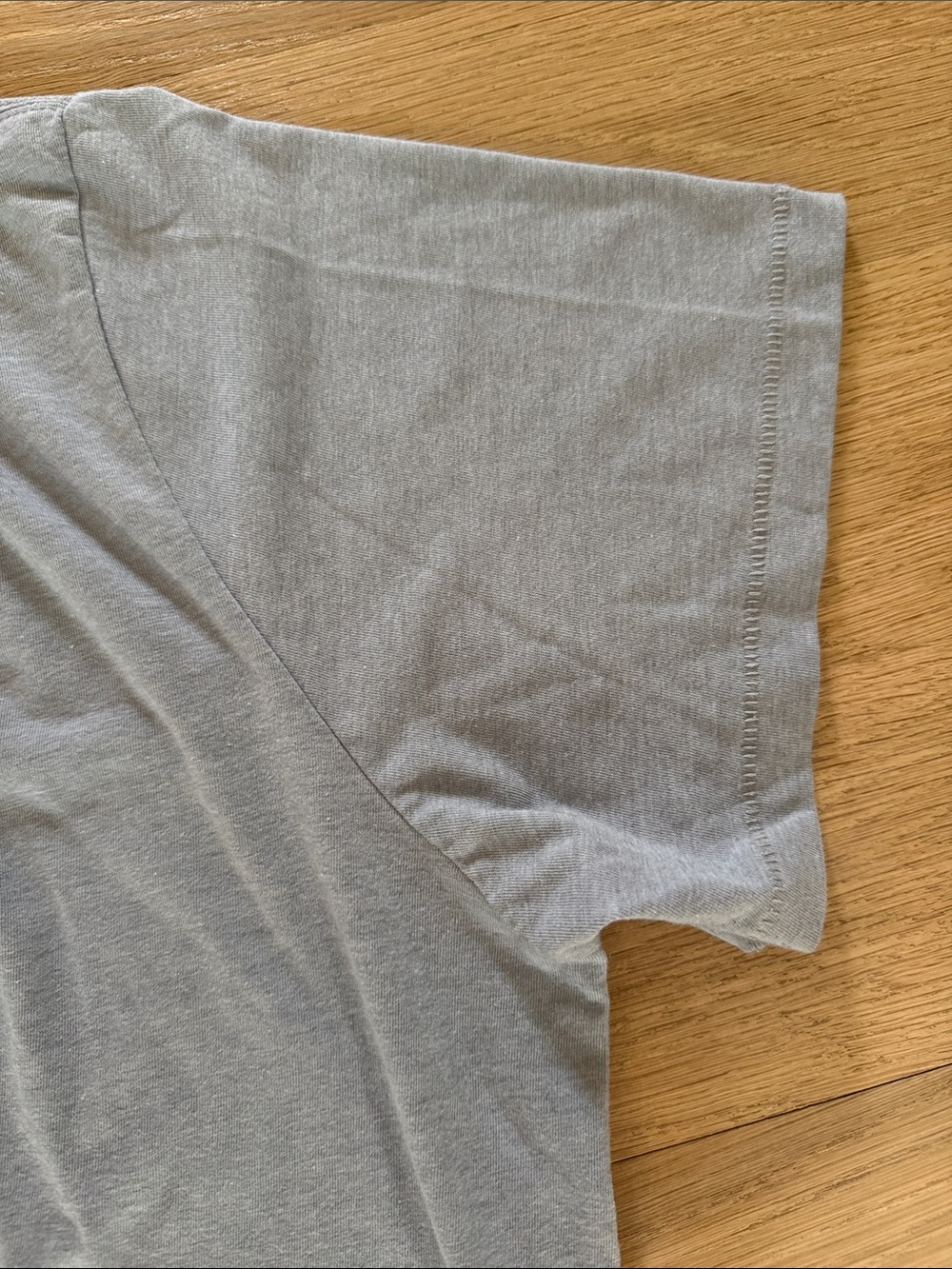 Men's Light Gray Short-Sleeve Crewneck T-Shirt Sz XL - Picture 4 of 11